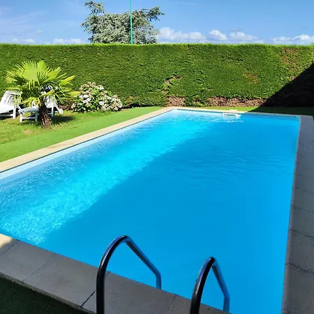 Barthelemy Le Plain - Village بيت للعطل